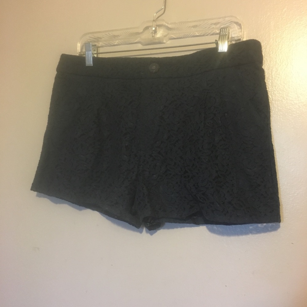🥳NWT I Love H•81 Navy Lace Shorts